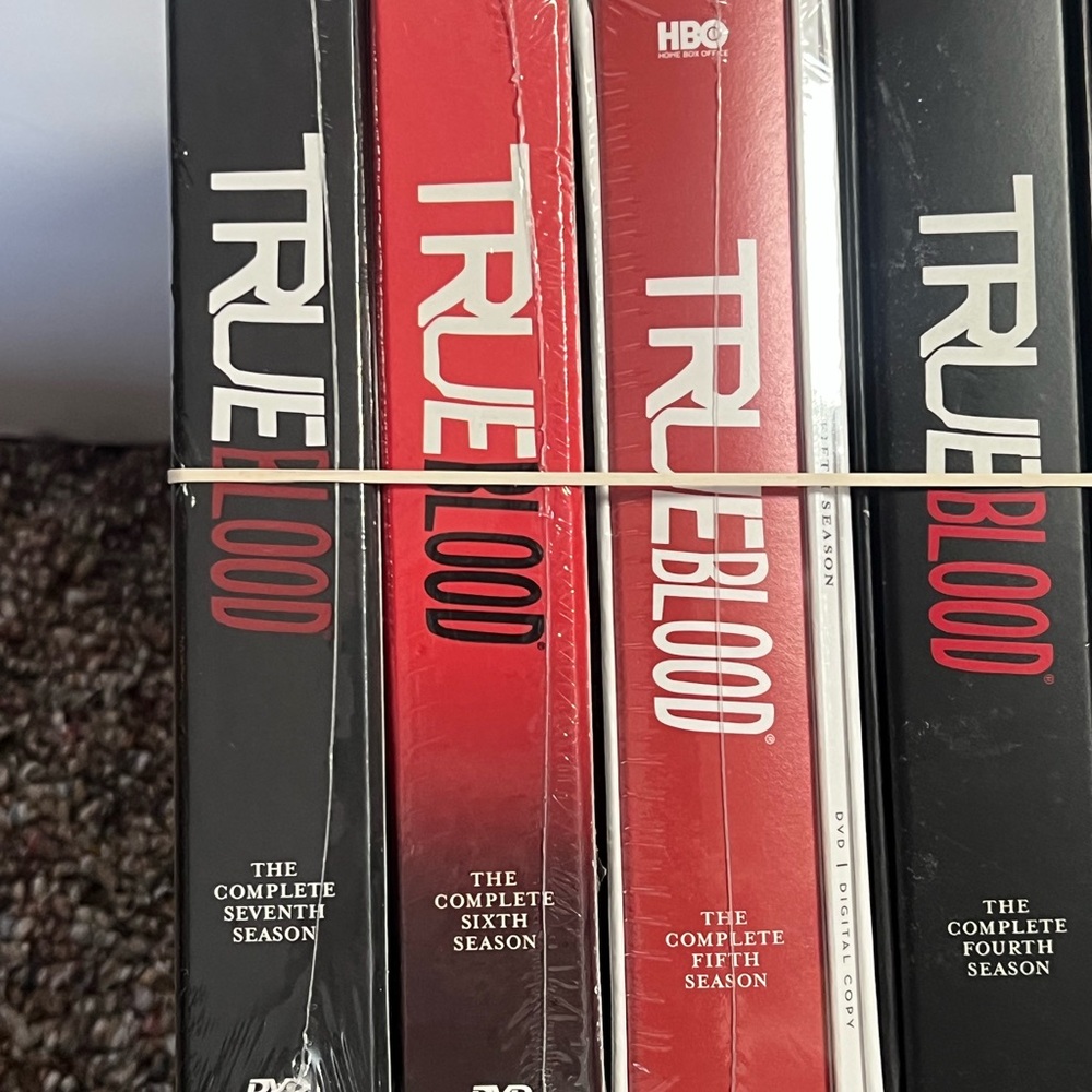 True Blood Complete Series Seasons 1-7 DVD + Blu-ray HBO Bundle - Picture 2 of 16